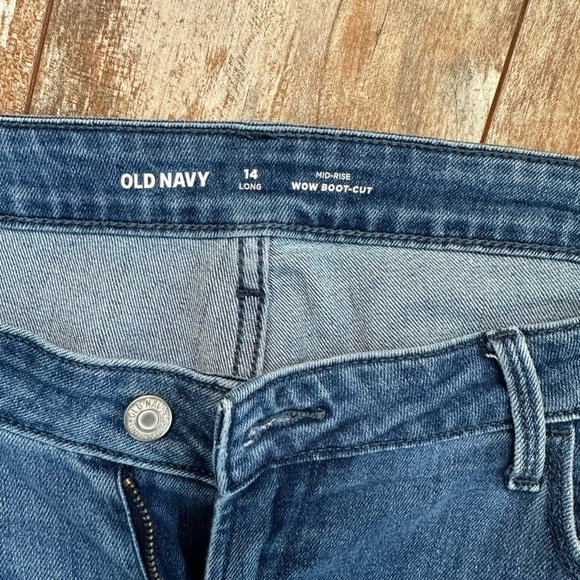 Old Navy Classic Boot Leg Jeans Classic Fit with Rae hem, size 14 - Picture 4 of 6